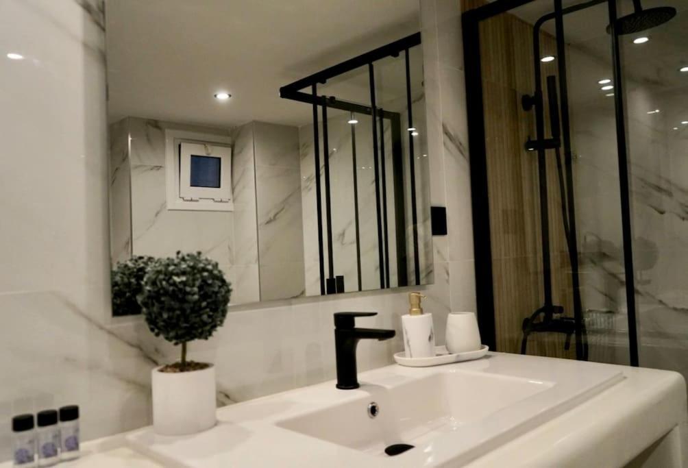 Cosy Loft Apartment Patras Exterior photo